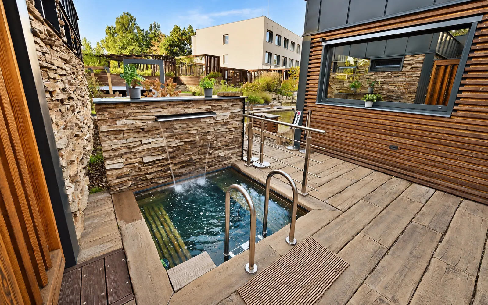 The plunge pool and its steps